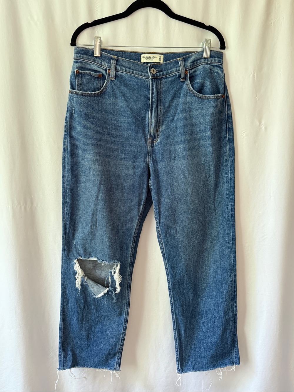 Abercrombie & Fitch Women’s Curve Love Distressed Blue Denim Jeans Size 31/12s